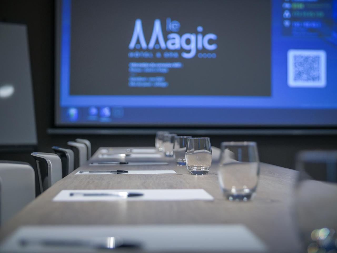 Le Magic Hotel & Spa 维特雷 外观 照片
